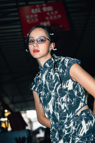 Rui Qipao Curved Hem Top