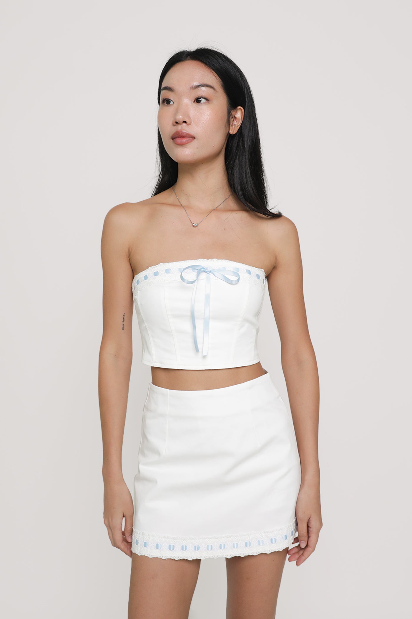 Anne Ribbon Embroidery Tube Top – The Tinsel Rack