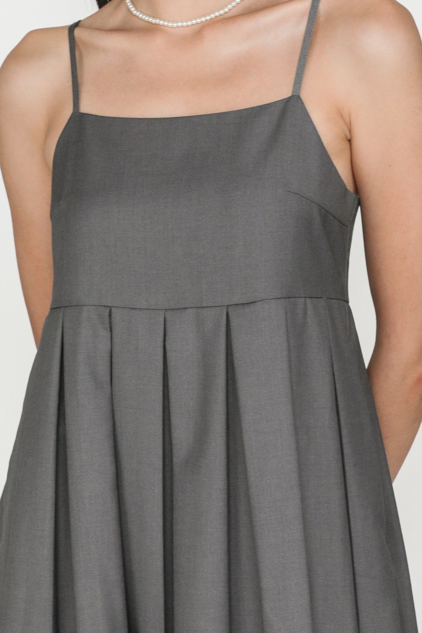 Penelope Pleated Midi Dress – The Tinsel Rack